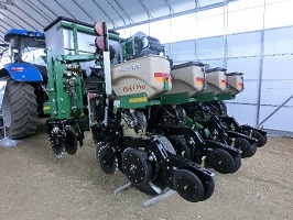 千鳥栽培用トウモロコシ播種機