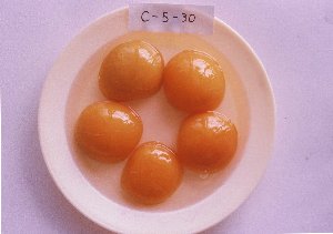 モモ品種「フレーバーゴールド」のシロップ漬け