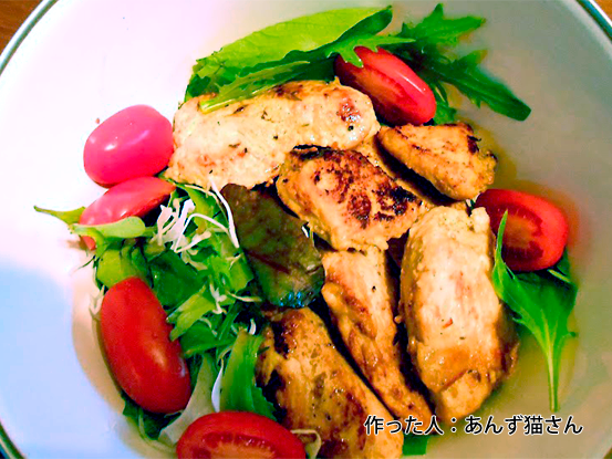 鶏胸肉タンドリーチキン風ヨーグルトソース添え