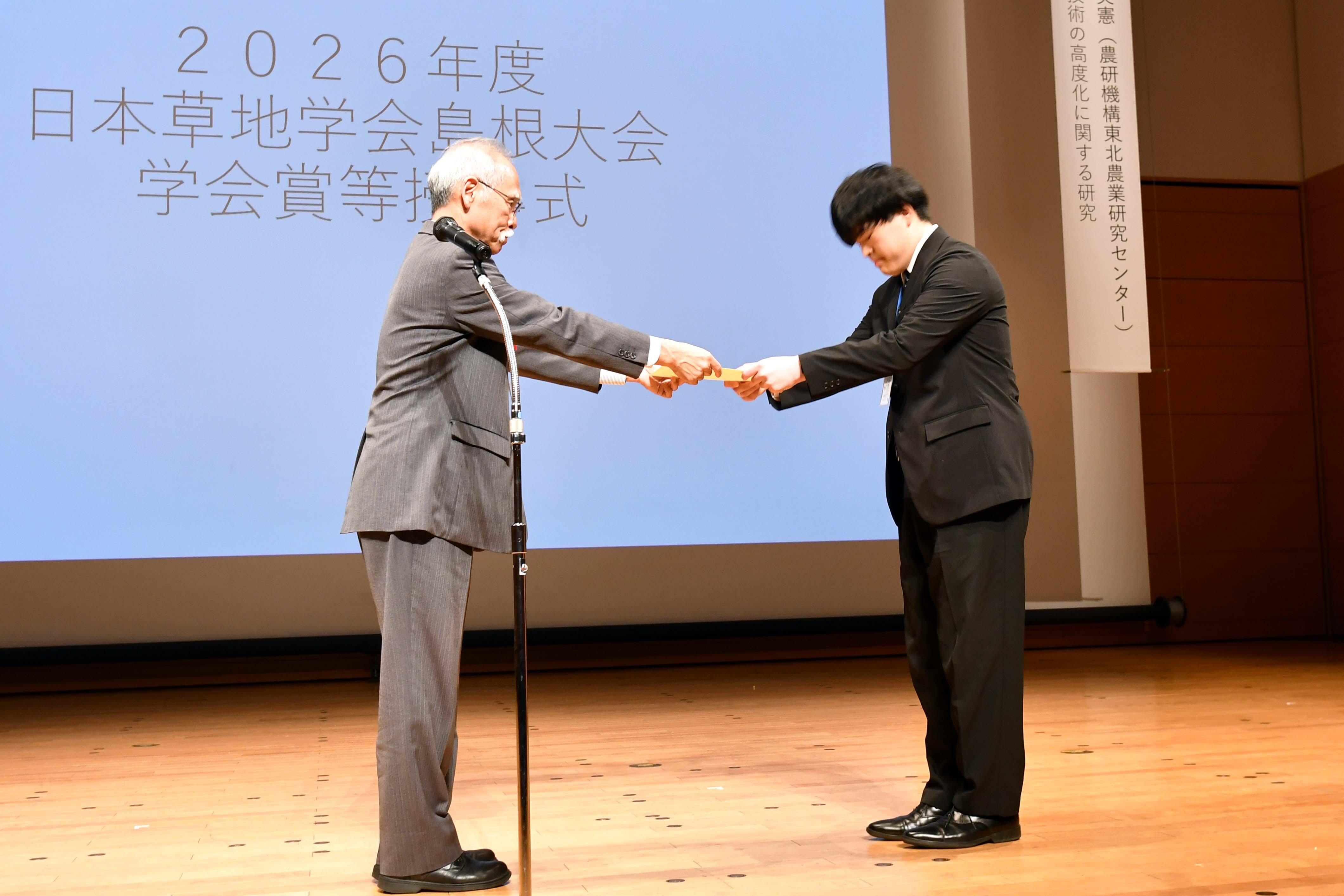 四足歩行ロボットの走行試験の様子