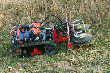 開発中の除草ロボット